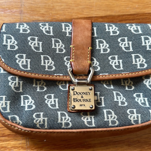 Vintage Dooney & Bourke wrislet
